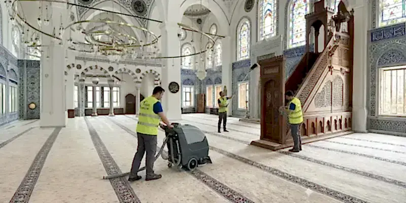 Camii Temizliği Resmi